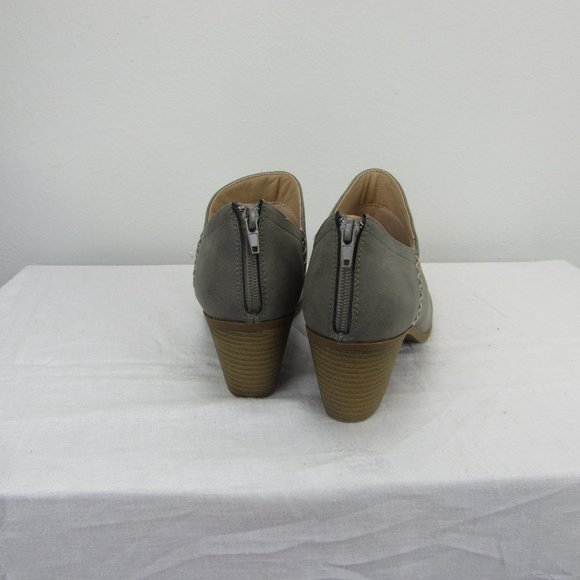 Journee Collection women's 9 Gray bootie No Box - Picture 4 of 8